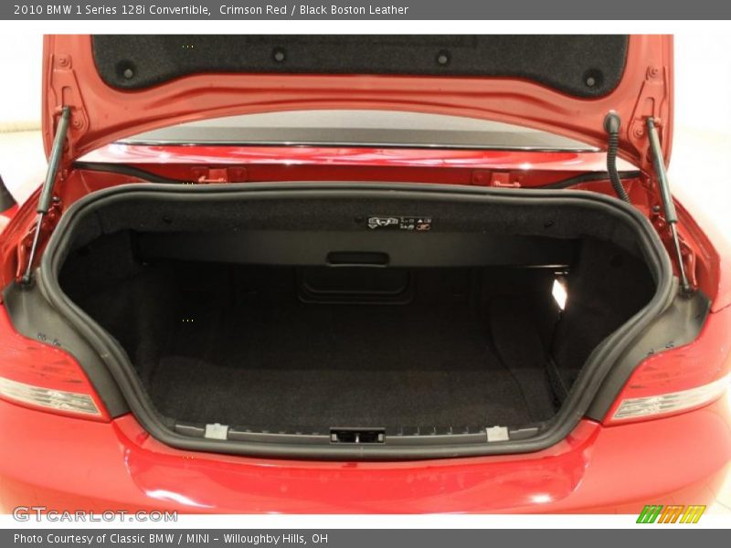  2010 1 Series 128i Convertible Trunk