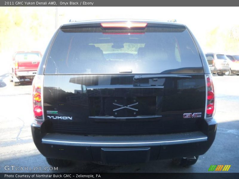 Onyx Black / Ebony 2011 GMC Yukon Denali AWD