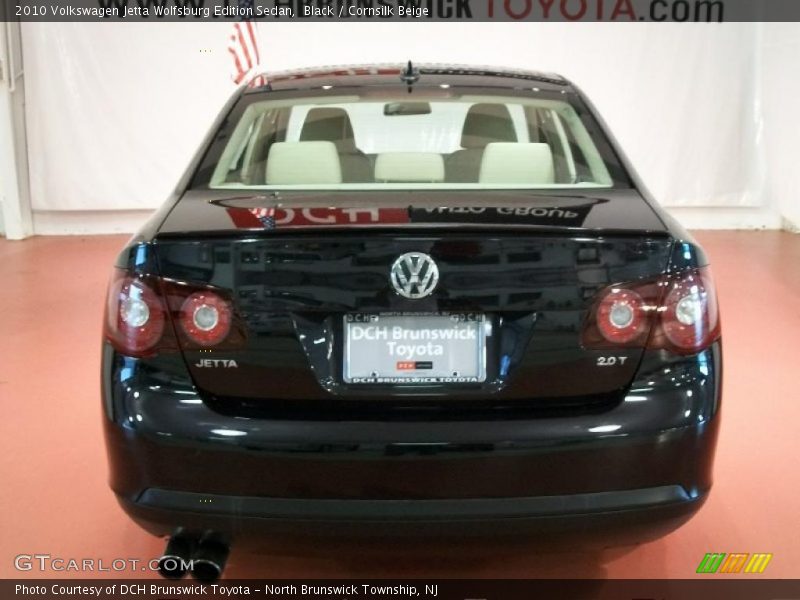 Black / Cornsilk Beige 2010 Volkswagen Jetta Wolfsburg Edition Sedan