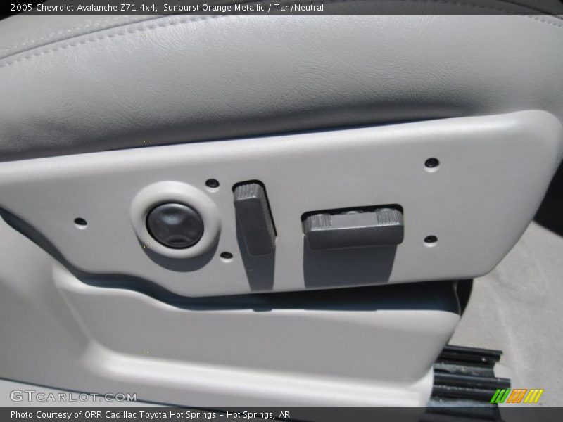 Sunburst Orange Metallic / Tan/Neutral 2005 Chevrolet Avalanche Z71 4x4