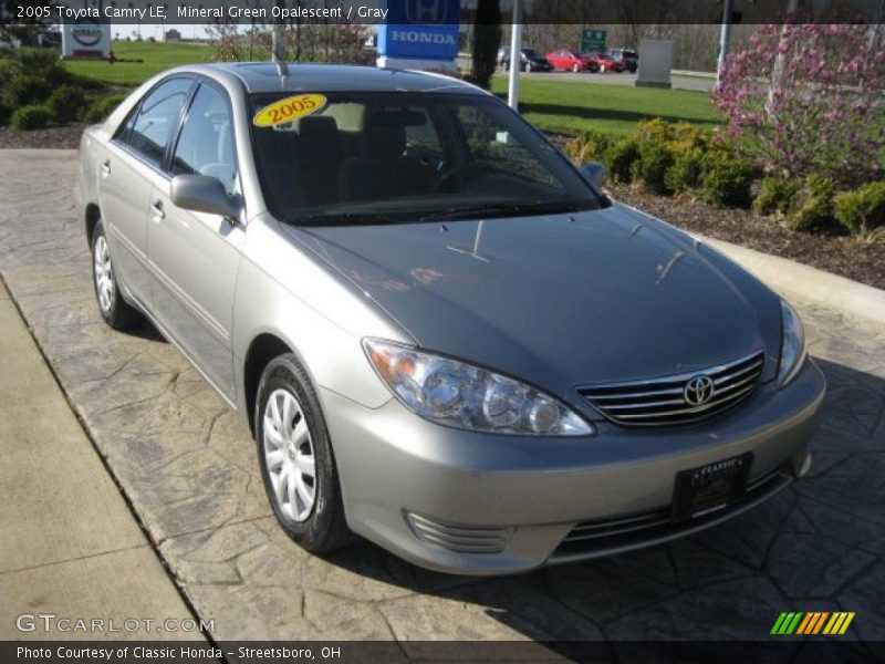 Mineral Green Opalescent / Gray 2005 Toyota Camry LE