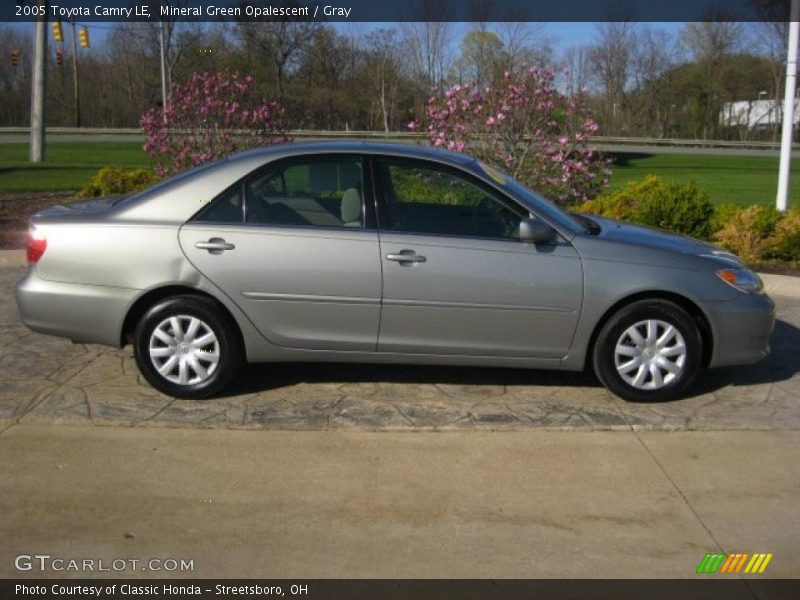 Mineral Green Opalescent / Gray 2005 Toyota Camry LE