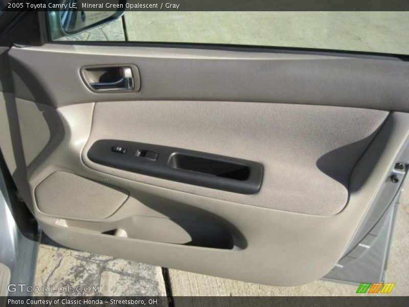 Mineral Green Opalescent / Gray 2005 Toyota Camry LE