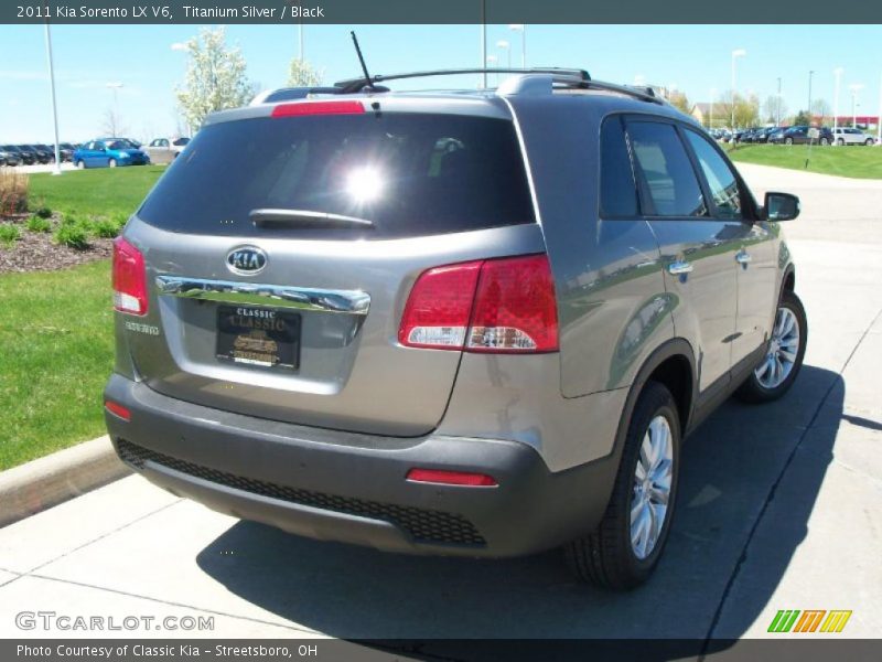 Titanium Silver / Black 2011 Kia Sorento LX V6