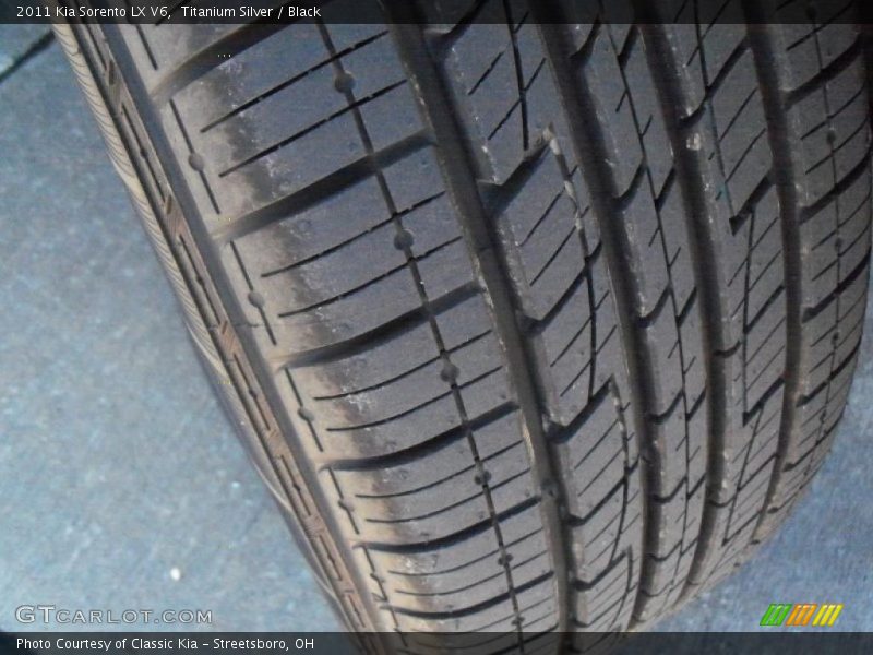 Titanium Silver / Black 2011 Kia Sorento LX V6