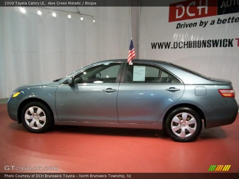 Aloe Green Metallic / Bisque 2009 Toyota Camry LE