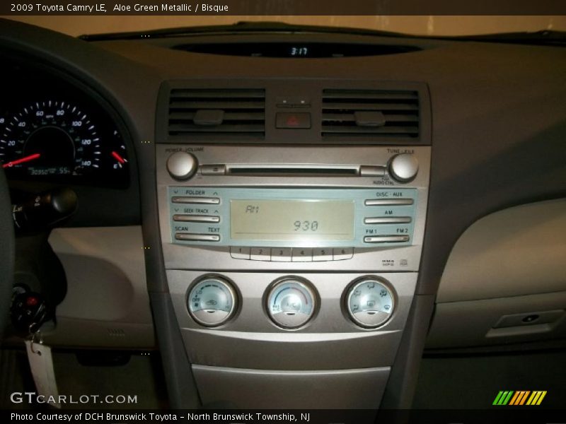 Aloe Green Metallic / Bisque 2009 Toyota Camry LE