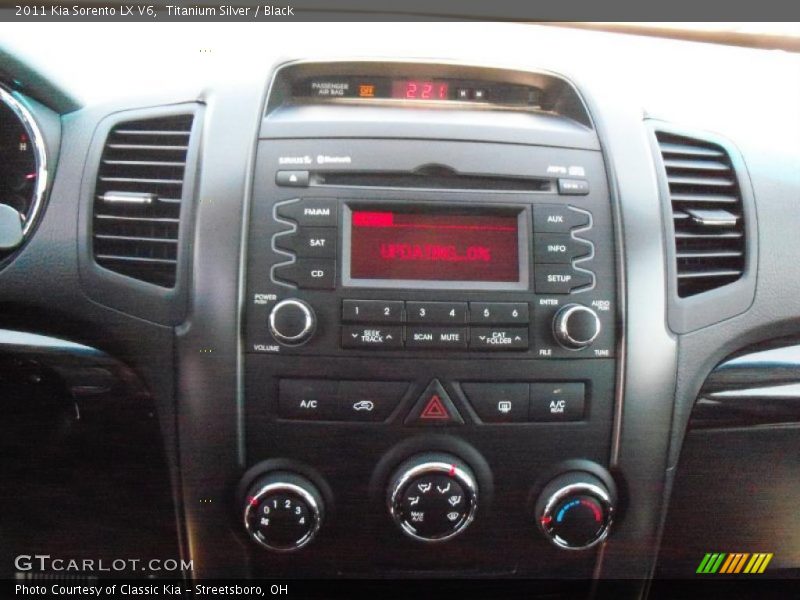 Titanium Silver / Black 2011 Kia Sorento LX V6