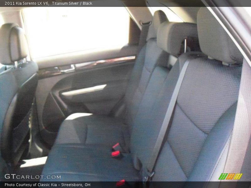 Titanium Silver / Black 2011 Kia Sorento LX V6