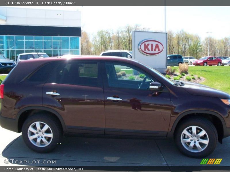 Dark Cherry / Black 2011 Kia Sorento LX