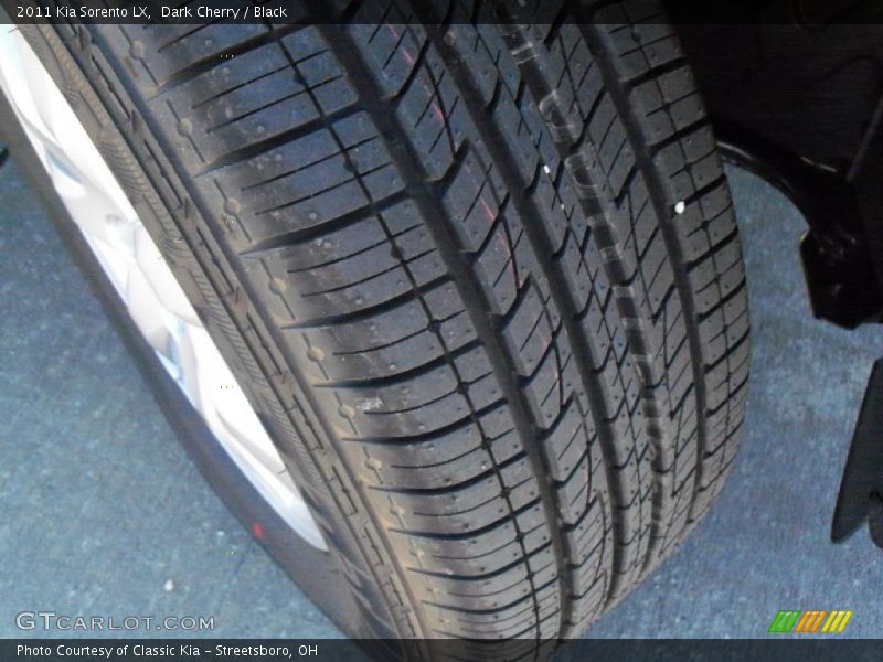Dark Cherry / Black 2011 Kia Sorento LX