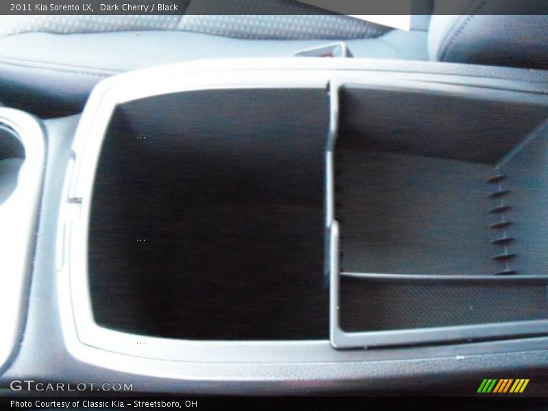 Dark Cherry / Black 2011 Kia Sorento LX