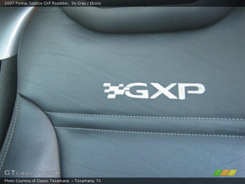  2007 Solstice GXP Roadster Logo