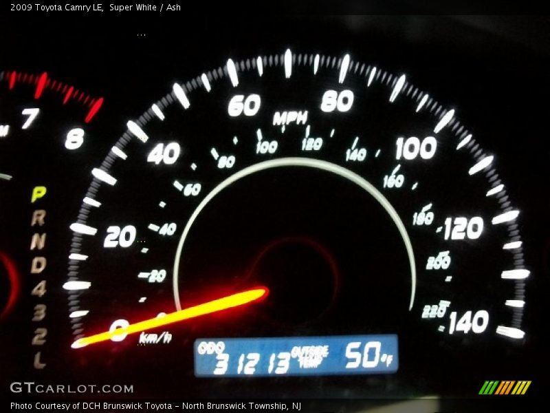 Super White / Ash 2009 Toyota Camry LE