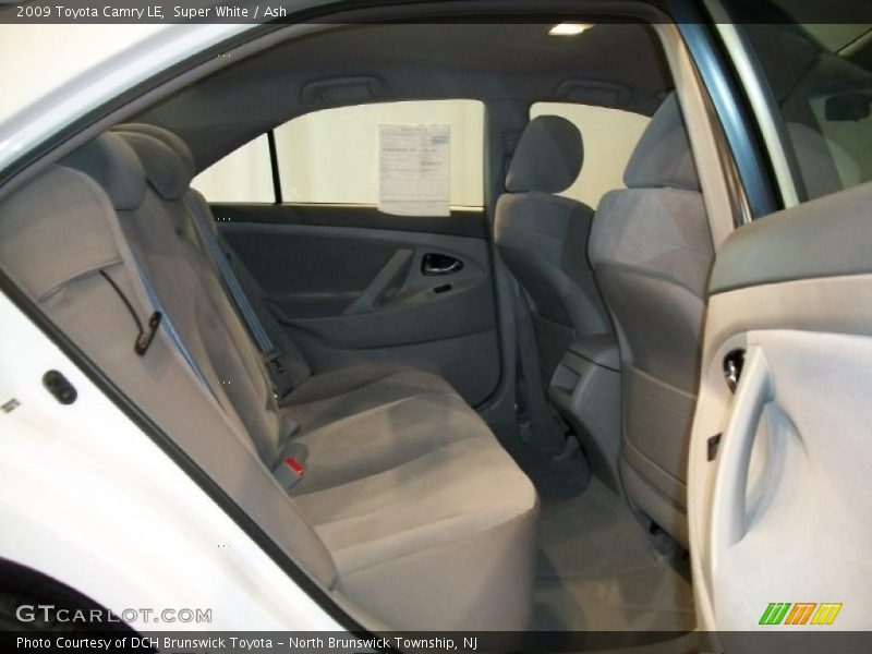 Super White / Ash 2009 Toyota Camry LE