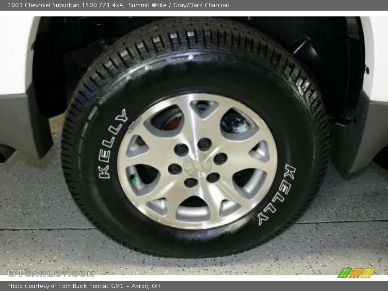 Summit White / Gray/Dark Charcoal 2003 Chevrolet Suburban 1500 Z71 4x4