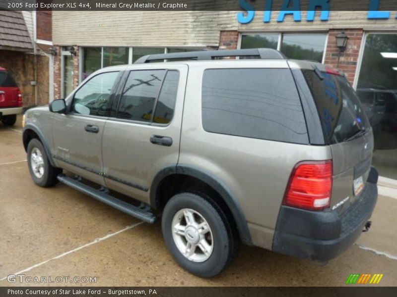 Mineral Grey Metallic / Graphite 2005 Ford Explorer XLS 4x4