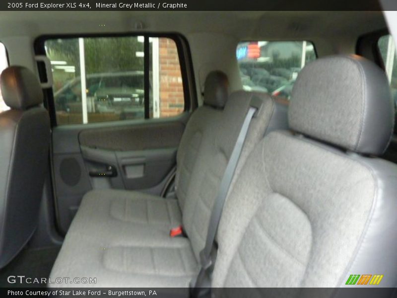 Mineral Grey Metallic / Graphite 2005 Ford Explorer XLS 4x4
