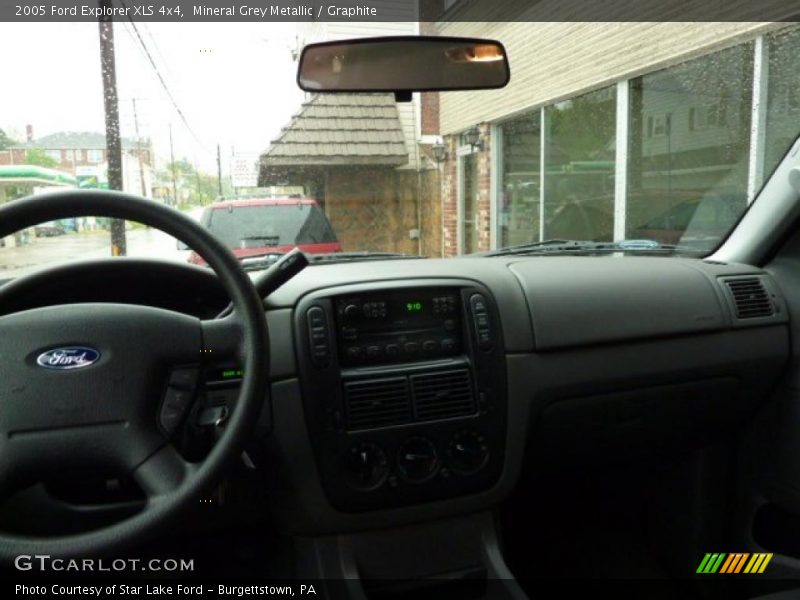 Mineral Grey Metallic / Graphite 2005 Ford Explorer XLS 4x4