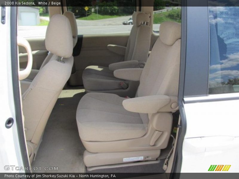 White / Beige 2008 Kia Sedona