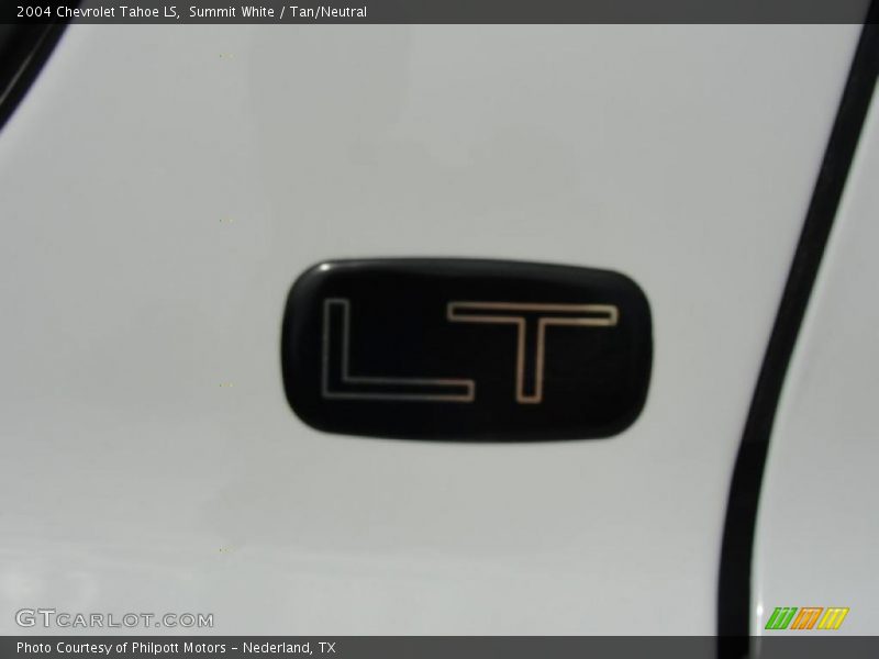 Summit White / Tan/Neutral 2004 Chevrolet Tahoe LS