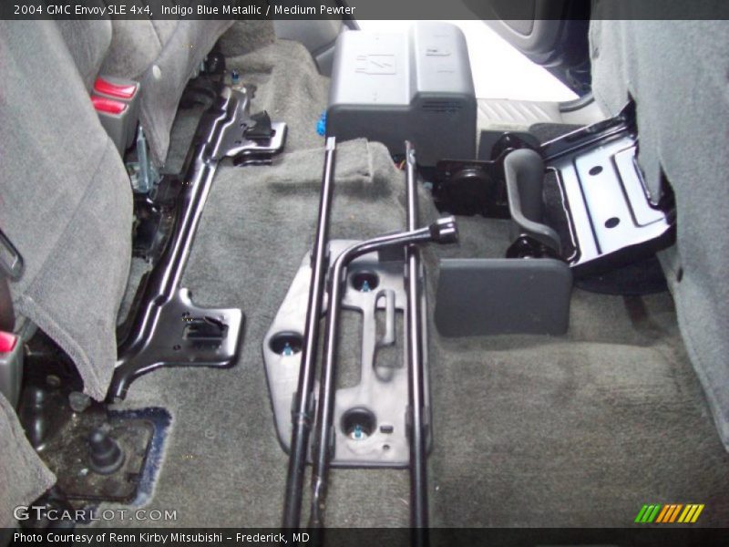 Indigo Blue Metallic / Medium Pewter 2004 GMC Envoy SLE 4x4