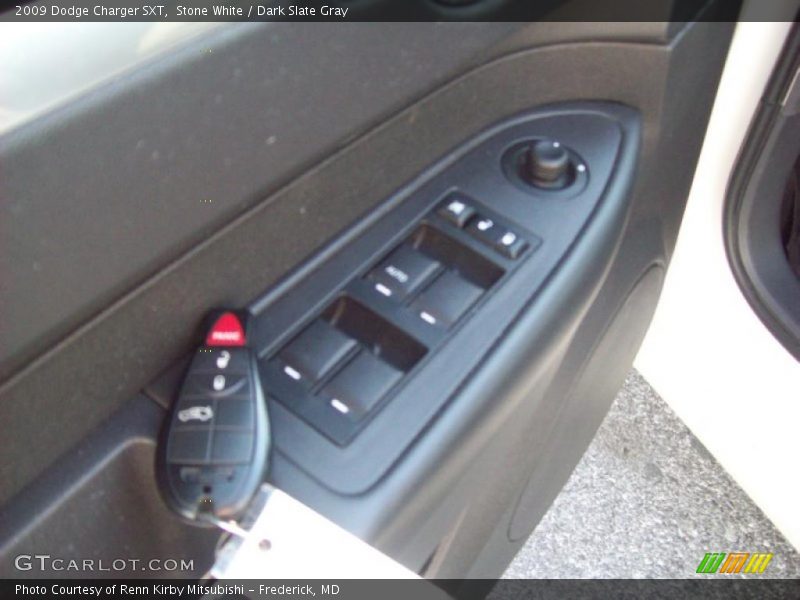 Stone White / Dark Slate Gray 2009 Dodge Charger SXT