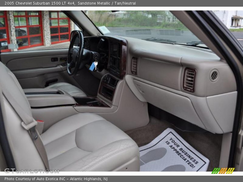 Sandstone Metallic / Tan/Neutral 2005 Chevrolet Suburban 1500 LT 4x4