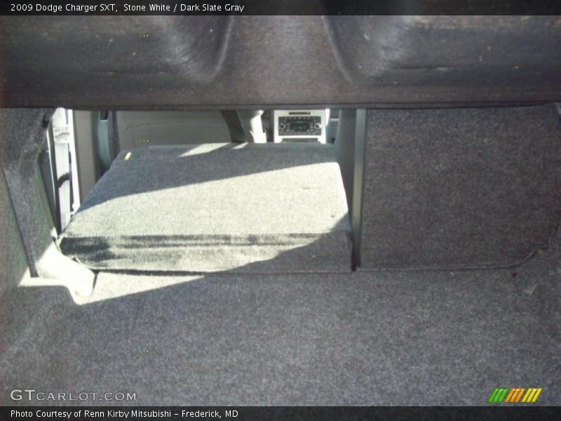 Stone White / Dark Slate Gray 2009 Dodge Charger SXT