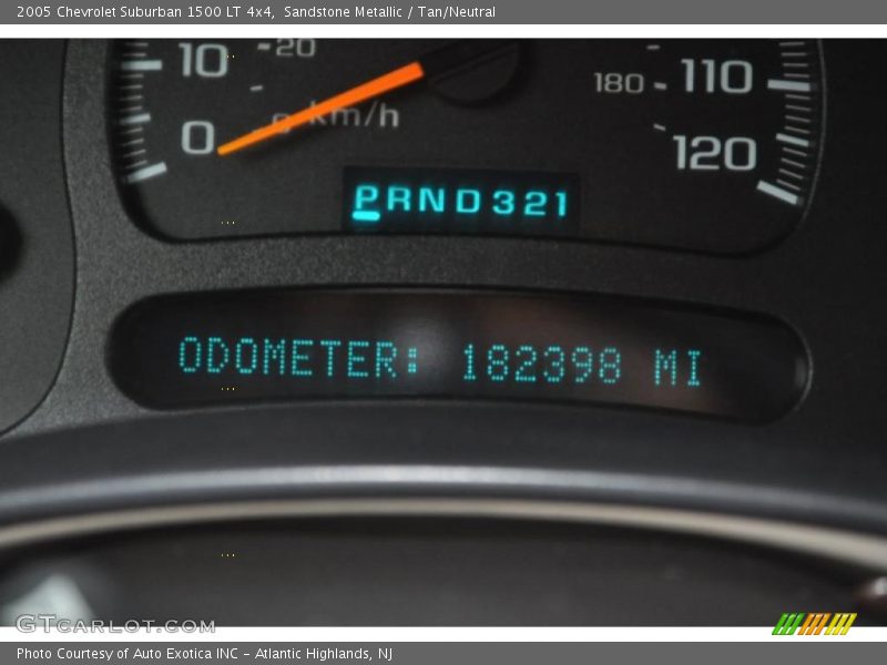 Sandstone Metallic / Tan/Neutral 2005 Chevrolet Suburban 1500 LT 4x4
