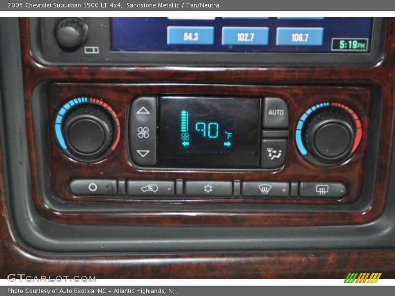 Sandstone Metallic / Tan/Neutral 2005 Chevrolet Suburban 1500 LT 4x4