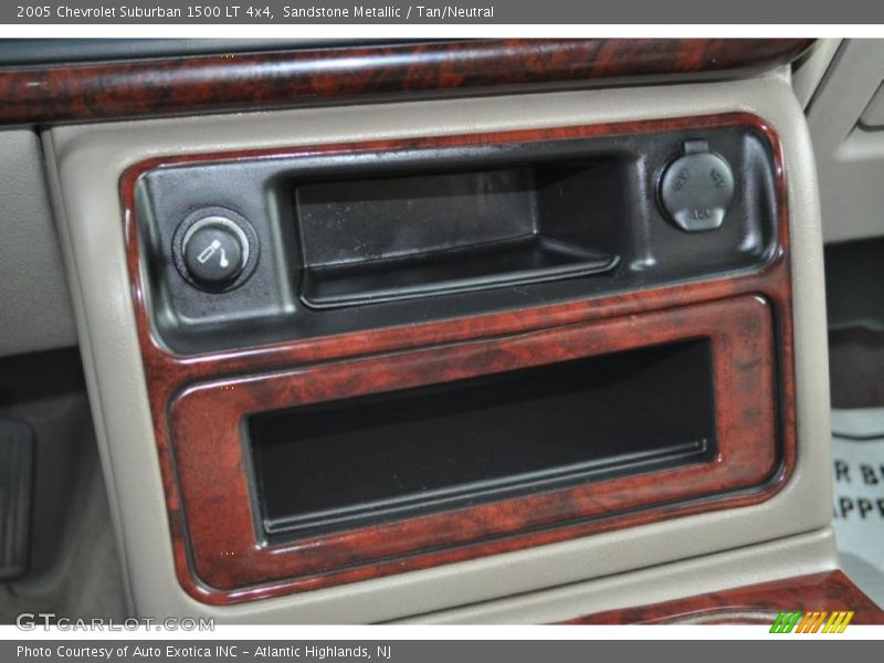 Sandstone Metallic / Tan/Neutral 2005 Chevrolet Suburban 1500 LT 4x4