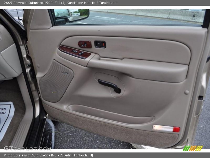 Sandstone Metallic / Tan/Neutral 2005 Chevrolet Suburban 1500 LT 4x4