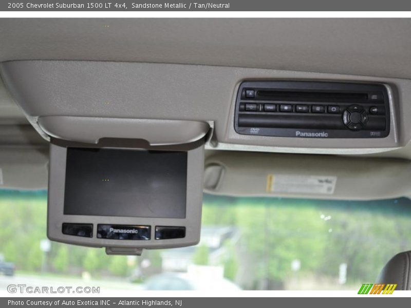 Sandstone Metallic / Tan/Neutral 2005 Chevrolet Suburban 1500 LT 4x4