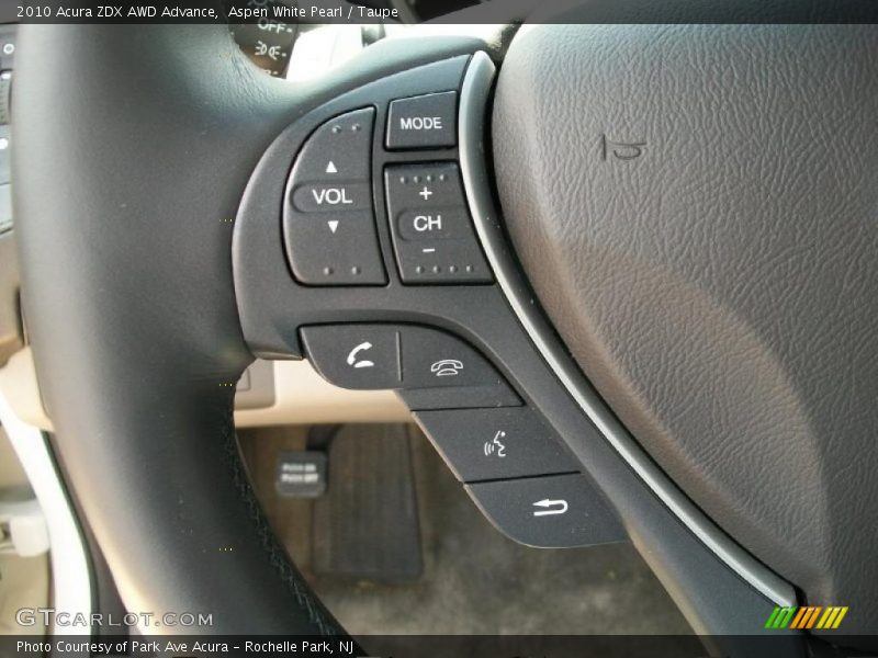 Controls of 2010 ZDX AWD Advance
