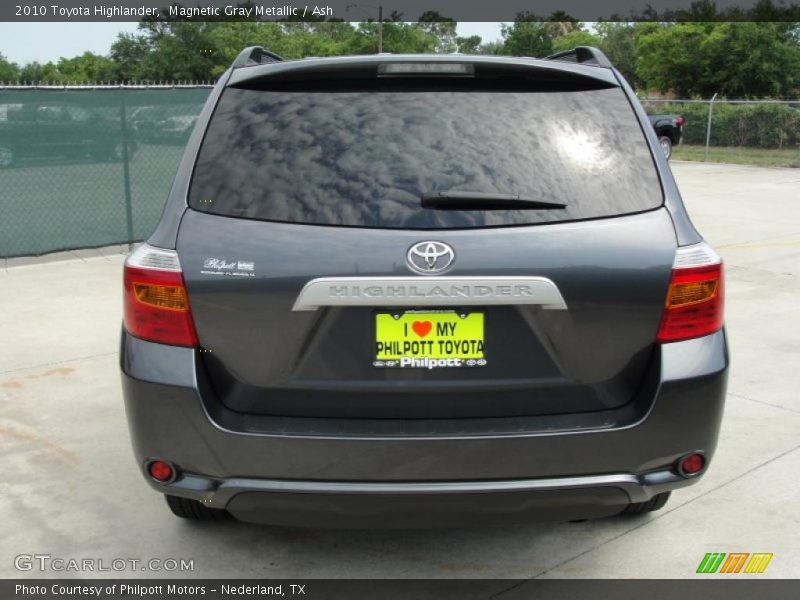 Magnetic Gray Metallic / Ash 2010 Toyota Highlander