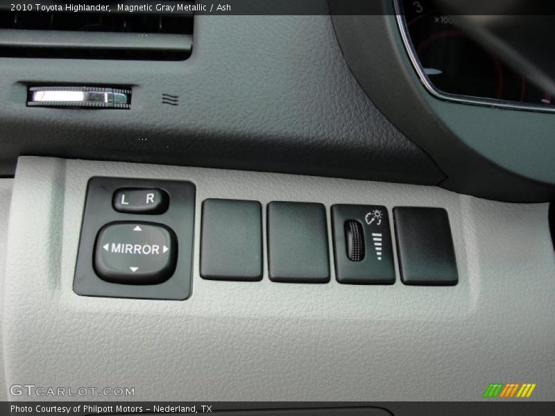 Magnetic Gray Metallic / Ash 2010 Toyota Highlander