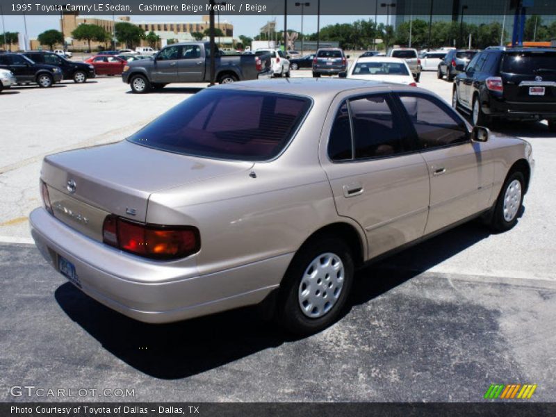 Cashmere Beige Metallic / Beige 1995 Toyota Camry LE Sedan