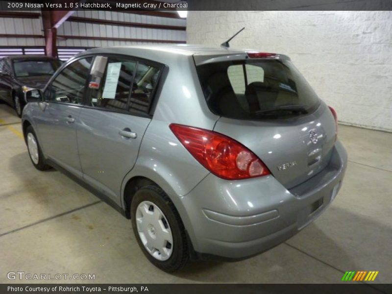 Magnetic Gray / Charcoal 2009 Nissan Versa 1.8 S Hatchback