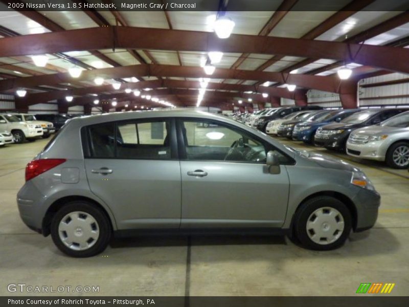 Magnetic Gray / Charcoal 2009 Nissan Versa 1.8 S Hatchback