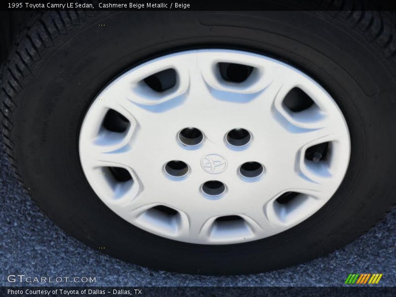 Cashmere Beige Metallic / Beige 1995 Toyota Camry LE Sedan