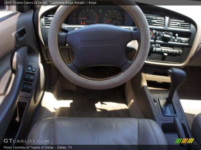 Cashmere Beige Metallic / Beige 1995 Toyota Camry LE Sedan