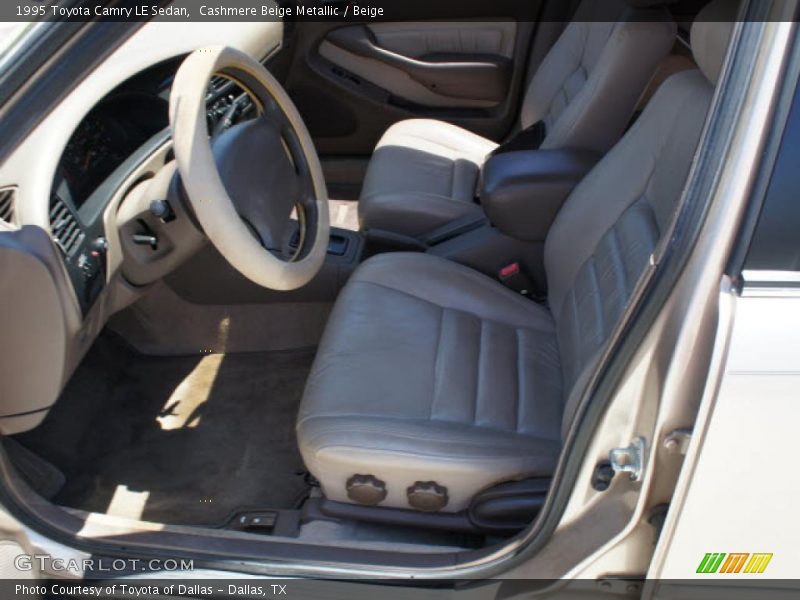 Cashmere Beige Metallic / Beige 1995 Toyota Camry LE Sedan