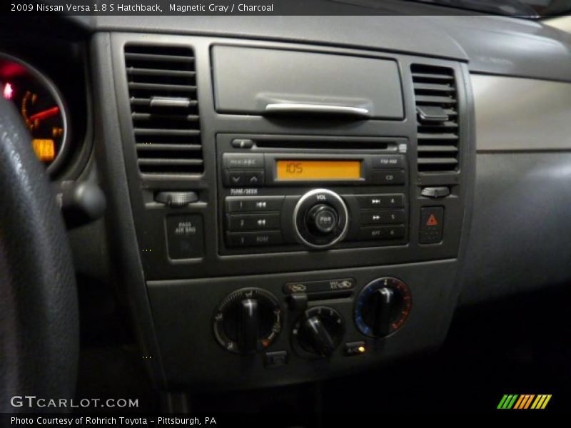 Magnetic Gray / Charcoal 2009 Nissan Versa 1.8 S Hatchback