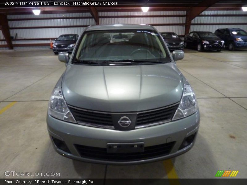 Magnetic Gray / Charcoal 2009 Nissan Versa 1.8 S Hatchback