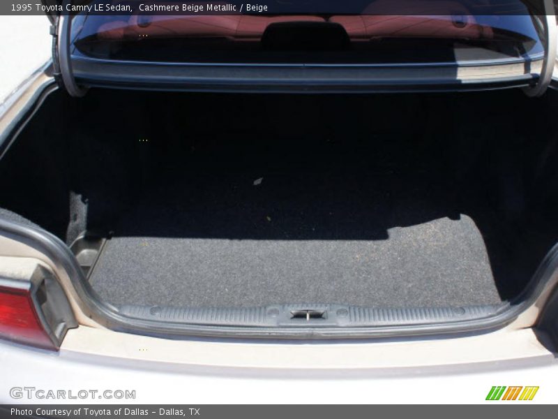 Cashmere Beige Metallic / Beige 1995 Toyota Camry LE Sedan