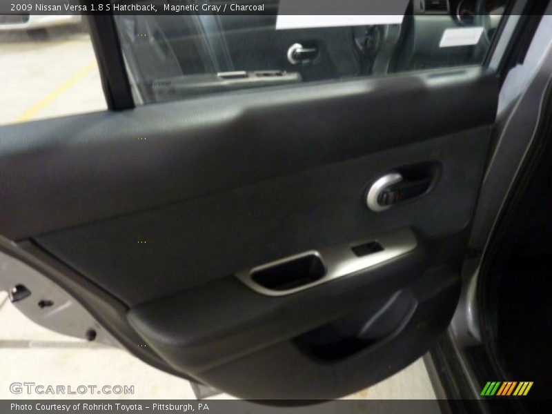 Magnetic Gray / Charcoal 2009 Nissan Versa 1.8 S Hatchback