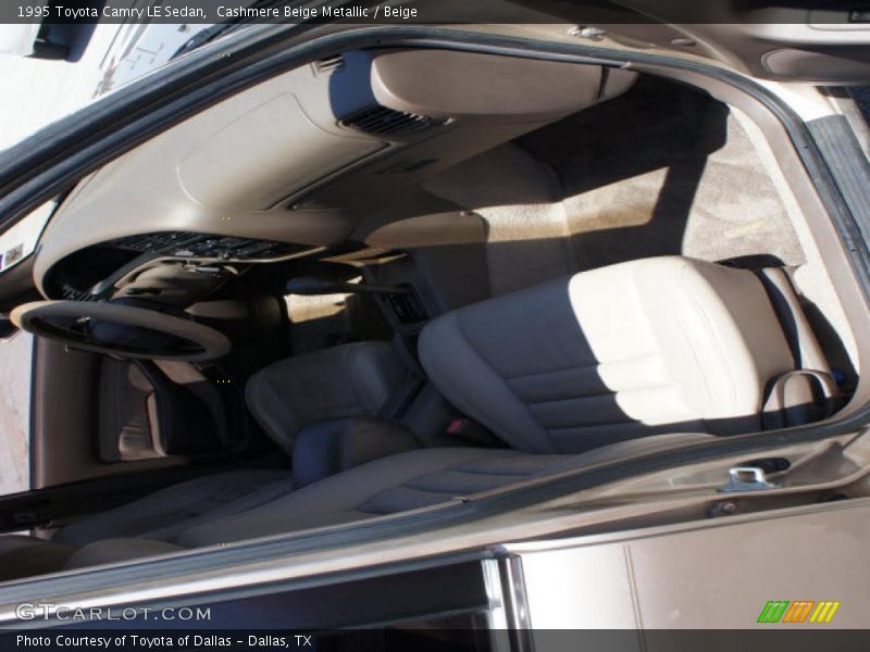 Cashmere Beige Metallic / Beige 1995 Toyota Camry LE Sedan