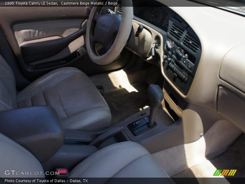 Cashmere Beige Metallic / Beige 1995 Toyota Camry LE Sedan
