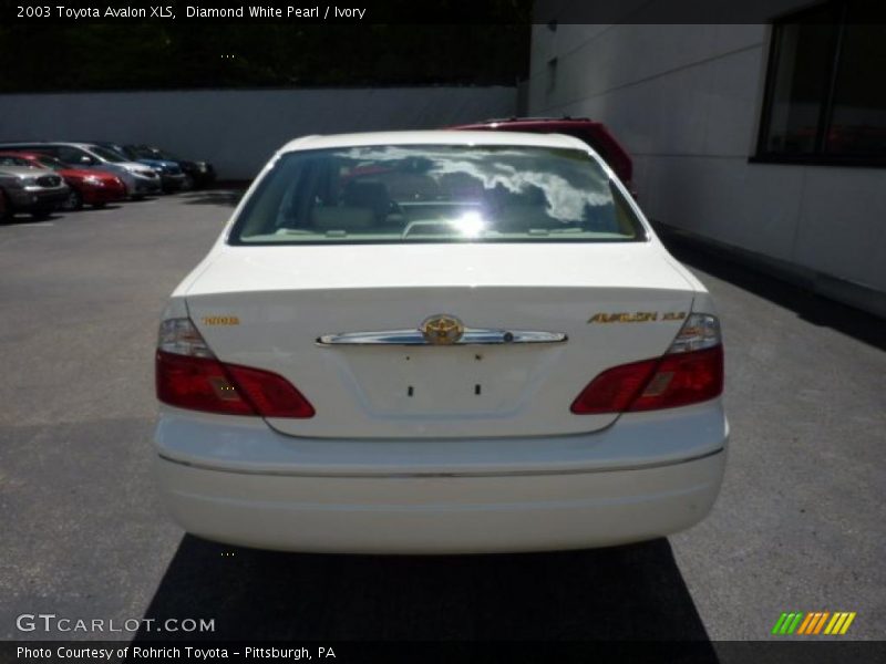 Diamond White Pearl / Ivory 2003 Toyota Avalon XLS